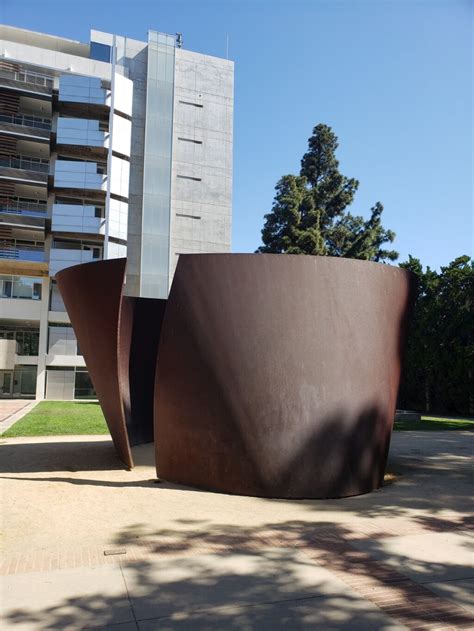 Walk The Ucla Sculpture Garden For Covid Era Art Relief Los Angeles Times