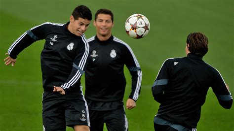 James Rodriguez Cristiano Ronaldo Real Madrid Champions League Training 03112014