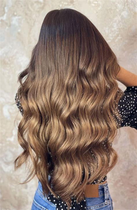 32 Beautiful Golden Brown Hair Color Ideas Dark Roots Wavy Hair