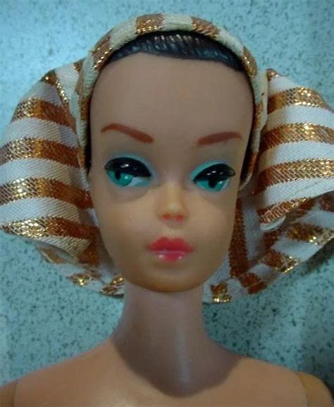 Vintage Mattel 1963 Fashion Queen Barbie Doll Complete Vintage