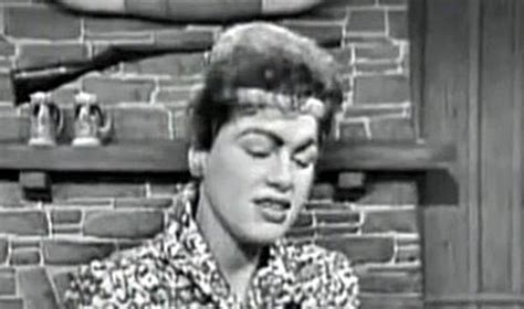 Patsy Cline Balanced On Crutches To Record Her Classic Tune