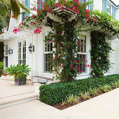 Love The Chinoiserie Inspired Trellis And The Contrast Of The Hot