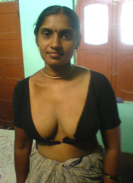 Nude Indian Girls Real Tamil House Wife Showing Her Boobs