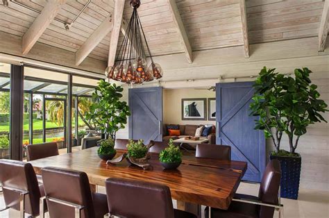 A farmhouse style retreat in Florida features pops of color