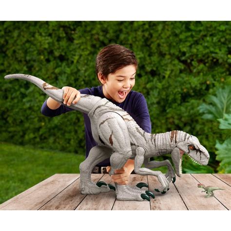 Jurassic World Dominion Super Colossal Atrociraptor Dinosaur Figure Smyths Toys Uk