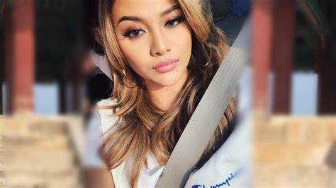 Aurel Hermansyah Tampil Kenakan Hijab Syar'i, Curi ...