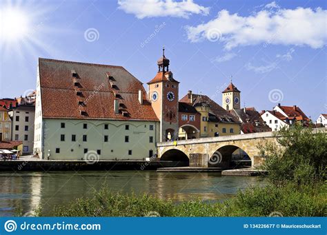 Tripadvisor has 36,975 reviews of regensburg hotels, attractions, and restaurants making it your best regensburg resource. Deutsche Alte Stadt Regensburg In Dem Fluss Donau ...