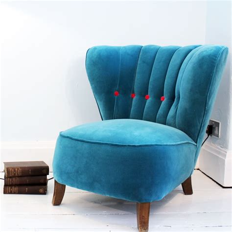 The elixir leather armchair invites you to sit down and relax in elegant, modern style. Gorgeous chair | Blue velvet armchair, Armchair vintage ...