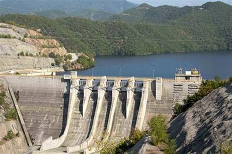 Τριπλάσια έκπτωση σε όσους έμειναν χωρίς ρεύμα. EBRD: Με 50 εκατ. στο πράσινο ομόλογο της ΔΕΗ | Ημερησία