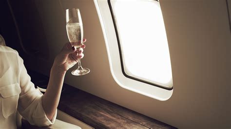 cheers delta now offers free prosecco on certain flights