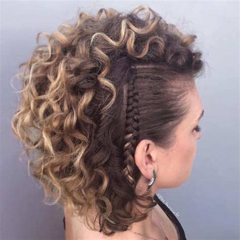 Braids are a fast and easy short hairstyle to do when you are in a rush, want to change up your hair, or just don't want your hair touching your neck on a hot summer day. 25 Side Braid Hairstyles Which Are Simply Spectacular ...