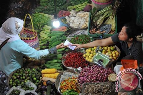 Transaksi Di Pasar Tradisional ANTARA News Sumatera Selatan