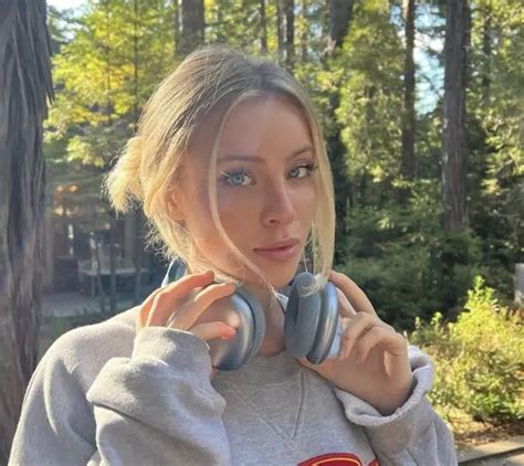 Daisy Keech Instagram Star Age Net Worth Height And More