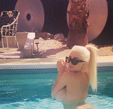 Topless Courtney Stodden Ditches Bikini For Skinny Dipping Session