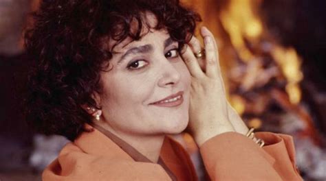 Mia was born in 1947 in bagnara calabra (province of reggio calabria, southern italy), but soon she moved to rome with her sister (loredana bertè) and her friend renato zero. Mia Martini perché si diceva che portasse sfortuna? Tutta ...