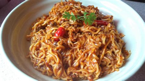 Resepi maggi goreng mudah dan sedap | instant noodle maggi fry hari ini saya berkongsi resipe. Maggi Kari Goreng Basah - Chef@home