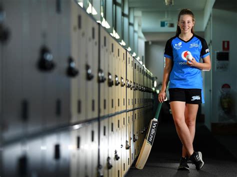 Darcie Brown Teenager Signs With Adelaide Strikers The Advertiser