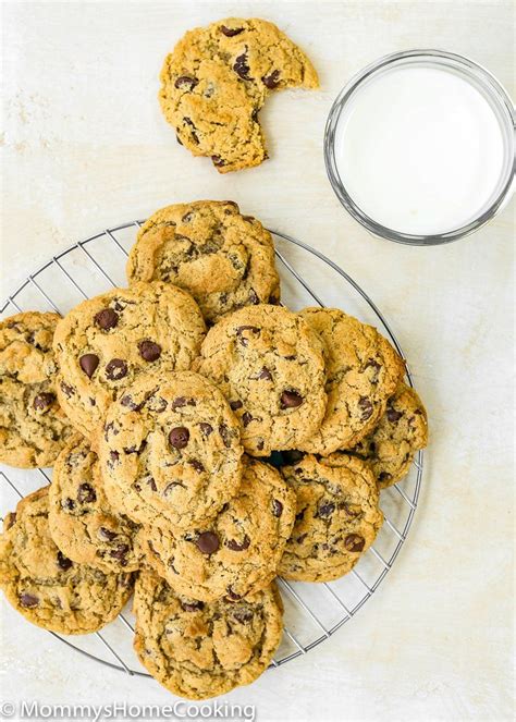 I've had a few people mention that their dough is dry and crumbly. The Best Eggless Chocolate Chip Cookies | Recipe | Eggless ...