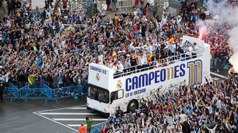 Real Madrid Bus Parade Pictures Celebrations Cristiano Ronaldo