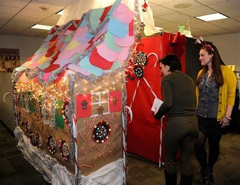 1067 x 1600 jpeg 198kb. gingerbread house cubicle | 20/20's Holiday Decorating ...