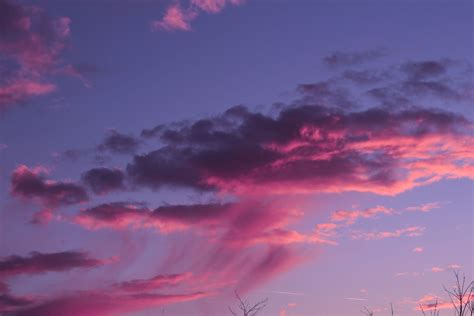 Cool Pink And Purple Sky Wallpaper 2023