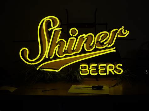 Shiner Beers Neon Texas Sign Beer Hd Wallpaper Peakpx