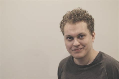 Юрий хованский — видеоблогер, рэпер, телепродюсер, режиссёр, с июня 2019 года компанию хованскому в отделе составил коллега по цеху — блогер с аудиторией 1,4 ляма. Юрий Хованский | Рэп, Разное, Юри