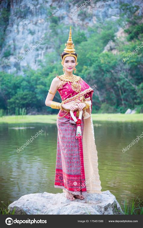 Épinglé Sur Khmer Laos Thai Costume