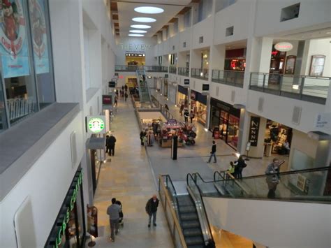 What companies run services between toronto airport (yyz), canada and square one shopping centre, on, canada? Ocean Terminal, Shopping Centre, Edinburgh - Propitas