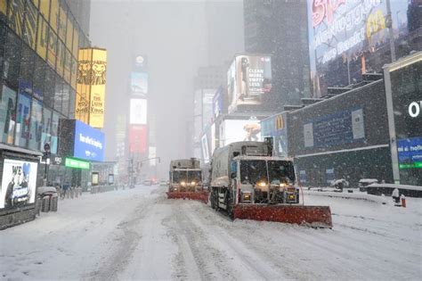 Photos Biggest Blizzard In Years Blankets Us Northeast In Snow News