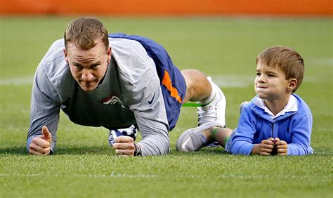Peyton manning 2021 net worth: "I will knock your kid out" Peyton Manning tells story of ...