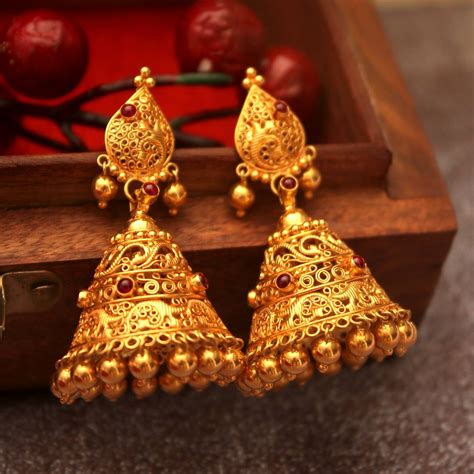 21 Gorgeous South Indian Style Gold Jhumka Designs South India Jewels