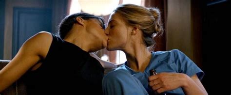 Caitlin Gerard And Michelle Rodriguez Lesbian Kiss Scandalplanetcom