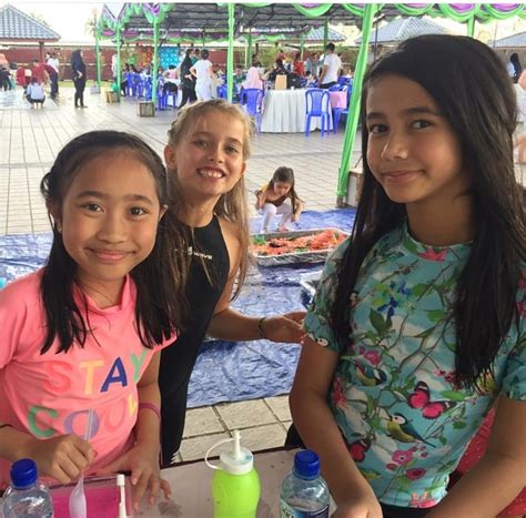 Kekayaan sultan hassanal bolkiah atau lebih sering disebut dengan sultan brunei, raja terkaya kedua di dunia sudah tidak diragukan lagi. Gambar Putera & Puteri Azrinaz Mazhar Hakim, Bekas Isteri ...