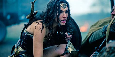 New Wonder Woman Photo Diana In The Trenches