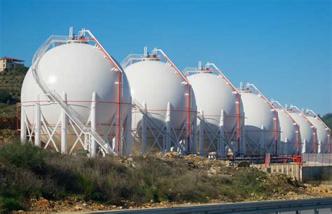 Storage tanks are designed to compensate for fluctuations in production and consumption, for volume changes due to varying temperatures and for stagnating consumption; VeChain completes blockchain LNG gas management trial in ...