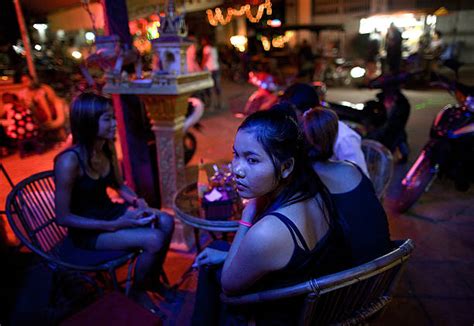 Night Life In Cambodian Capital Phnom Penh Photos And Images Getty Images