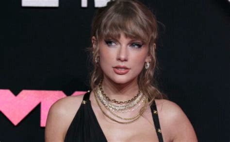 Fake Explicit Photos Of Taylor Swift Spread The Singer Is Furious