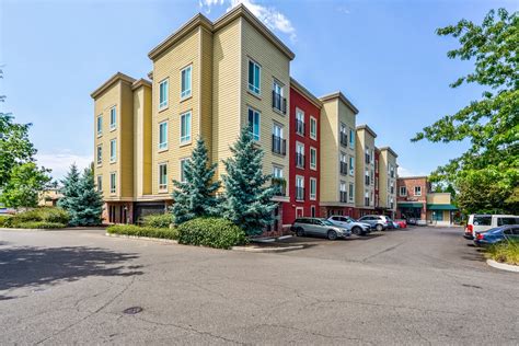 Bell Tower At Old Town Square Apartments Wilsonville Or 97070