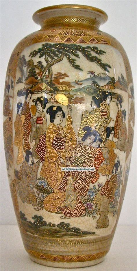 Fine Antique Meiji Period 1868 1912 Hand Painted Satsuma Vase