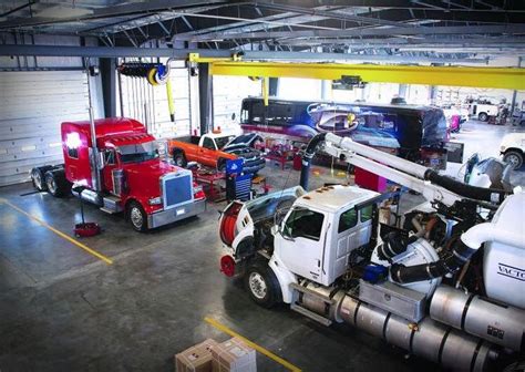 Repair Shop In 2020 Truck Repair Trucks Auto Repair Shop