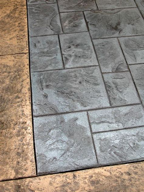 Greystoneoly.com) check out this pristine large ashlar slate stamped concrete patio design with a grey stain. Pin en Patios