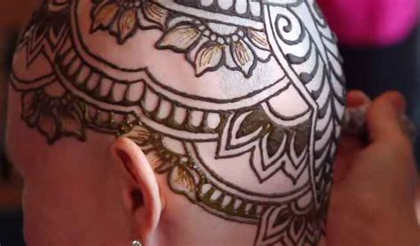 Henna Crowns Restore Confidence To Women Experiencing Hair Loss Good News Network