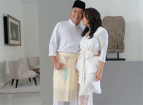 Seperti semua sedia maklum, kebiasaan pakaian raya untuk wanita melayu adalah seperti. Baju Raya Nora Danish Disamakan Alas Meja - Media Hiburan