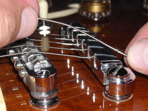 Walaupun demikian, istilah ini umumnya diperuntukkan bagi alat yang khusus ditujukan untuk musik. Cara Merawat Gitar Elektrik atau Listrik Agar Tahan Lama | PusatReview.com