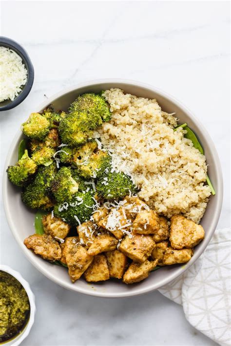 Due to its popularity, the dish remained on the spring menu and was followed in the summer by the cherry chicken quinoa bowl. Chicken Pesto Quinoa Bowl | Recipe in 2020 | Pesto chicken ...