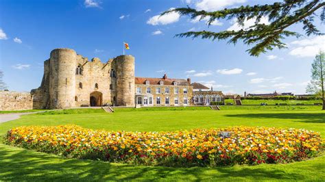 Tonbridge Castle Concert With Tenor Russell Watson This Summer