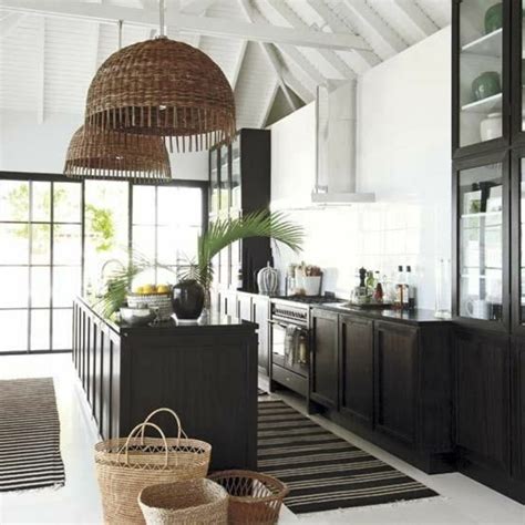 La bonne utilisation des couleurs influe sur l'ambiance de la maisonnée. Trouver la meilleure cuisine feng shui dans la galerie: