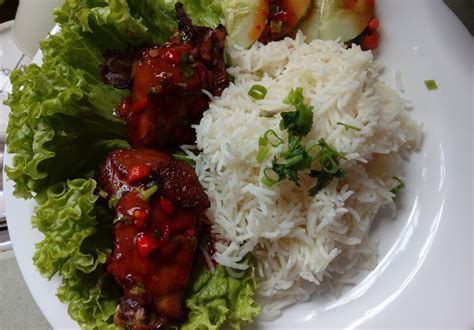 3 cawan beras 4 cawan air rebusan ayam 2 sudu besar butter 1 cm halia ditumbuk halus 3 ulas bawang putih ditumbuk halus sedikit garam 2 bunga lawang* 4 buah pelaga* 1 kayu manis* 1 batang. Tertunailah Hasrat Di Hati: RESEPI NASI AYAM THAI VIRAL