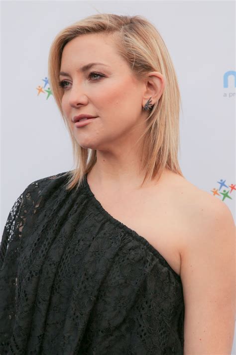 Goldie hawn and kate hudson. Kate Hudson - 'Goldie's Love in for Kids' Event in Los ...